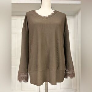 Long sleeve vneck